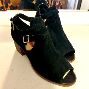 Koolaburra by Ugg | Black Suede Open Toe Heel Bootie